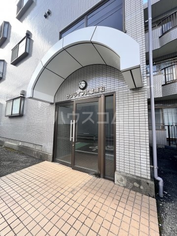 24/30 エントランス