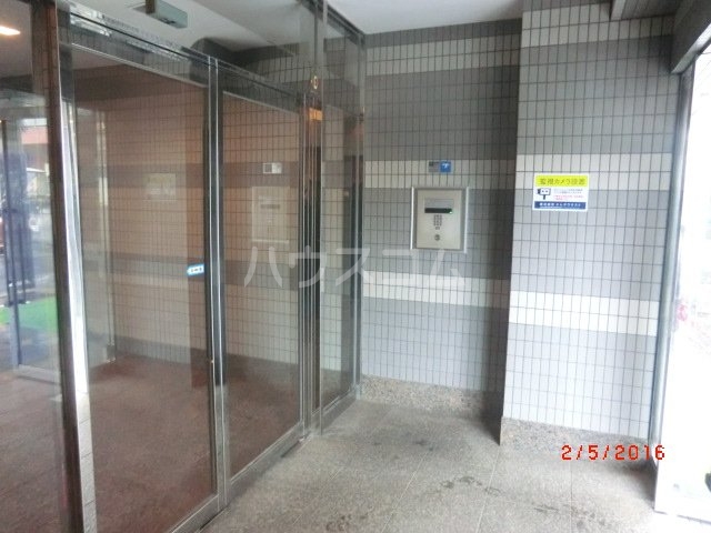 20/30 エントランス