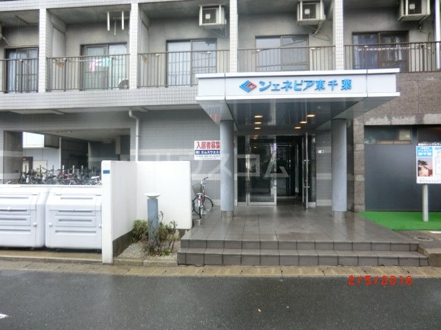 21/30 エントランス