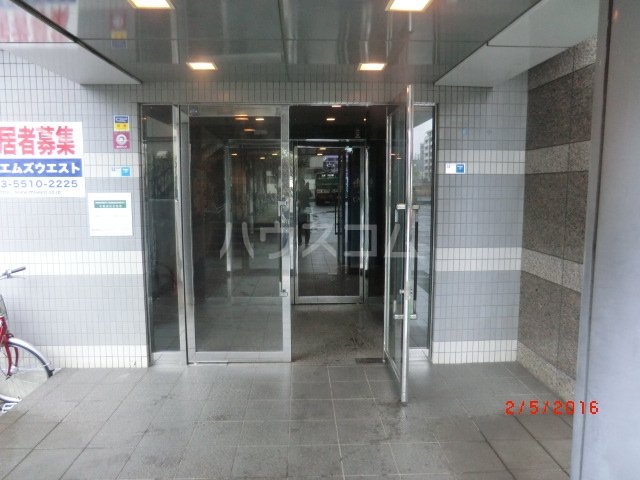 22/30 エントランス