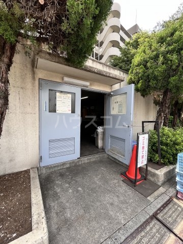 28/30 エントランス