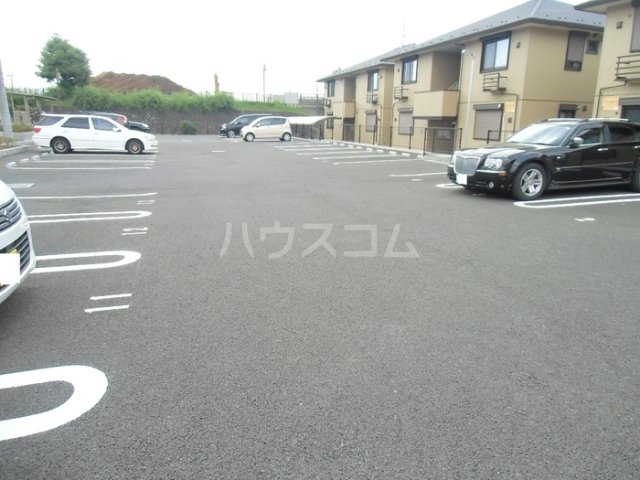 16/20 駐車場