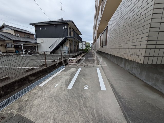 26/30 駐車場