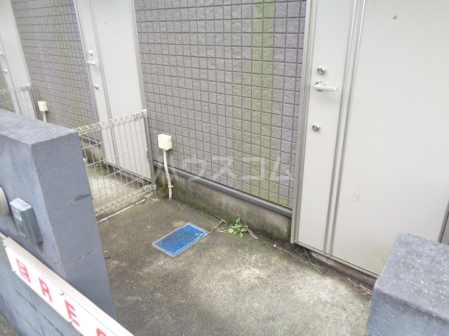 24/28 エントランス