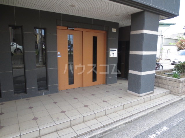 3/4 エントランス