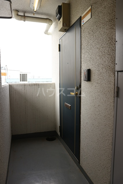 23/26 エントランス