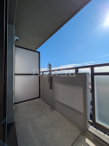 20/27 バルコニー