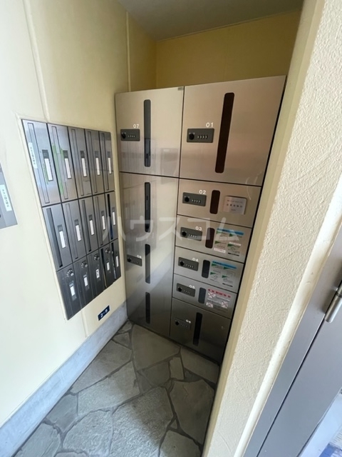 16/26 エントランス