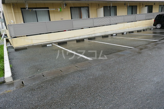 2/6 駐車場