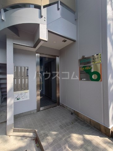 21/22 エントランス