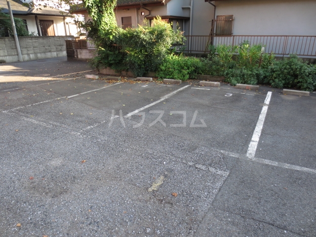 17/27 駐車場