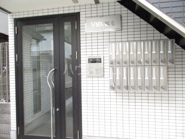 23/30 エントランス