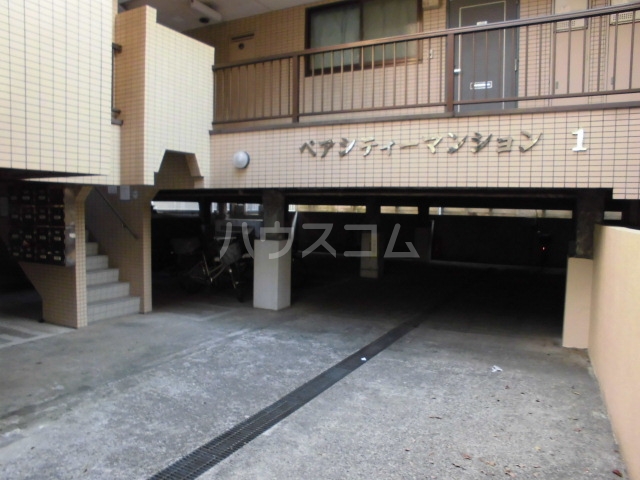 24/30 エントランス