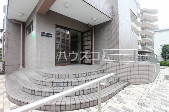 26/30 エントランス