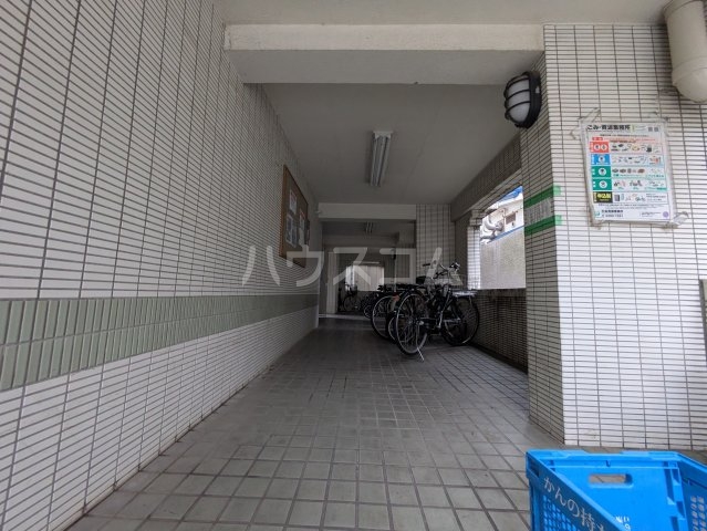 29/30 エントランス