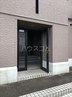 18/26 エントランス