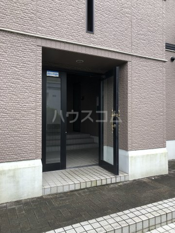 28/30 エントランス