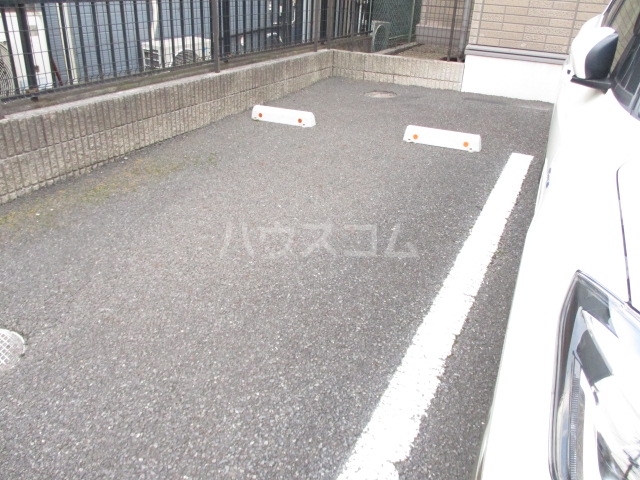 2/3 駐車場