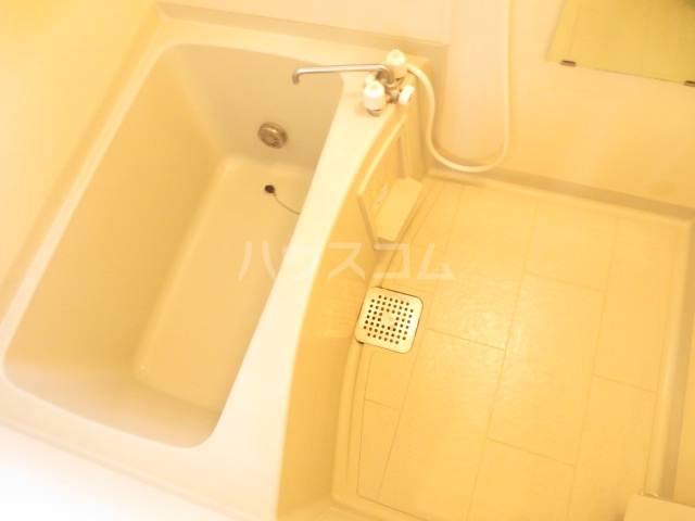 13/25 浴室