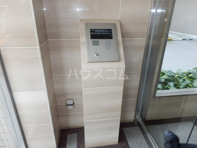 17/27 エントランス