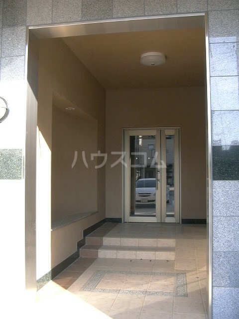 25/30 エントランス