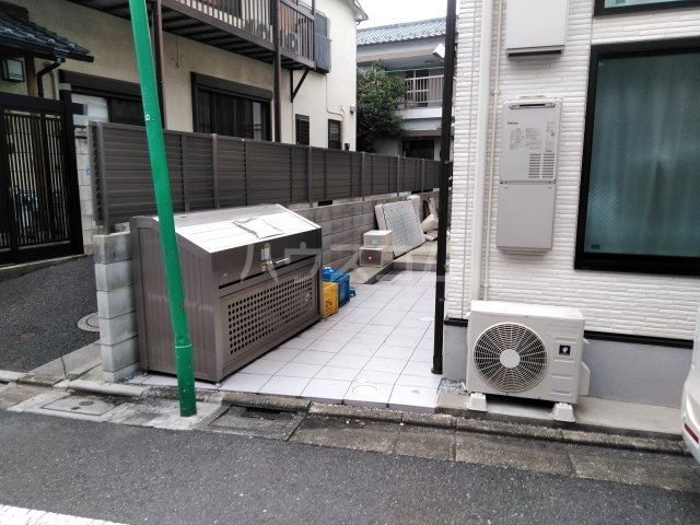 19/29 エントランス