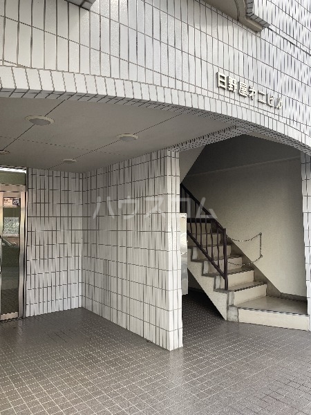 20/30 エントランス