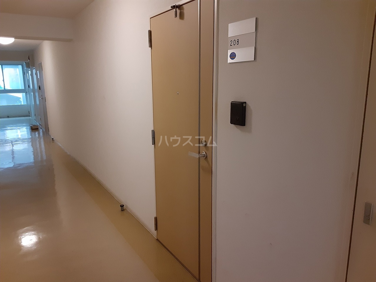 26/30 エントランス