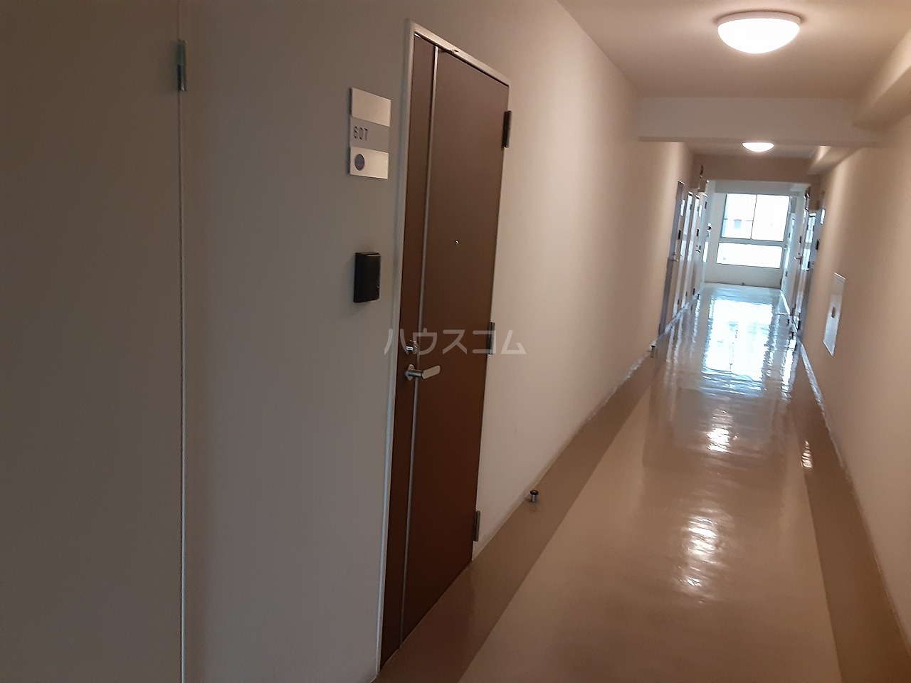 25/30 エントランス