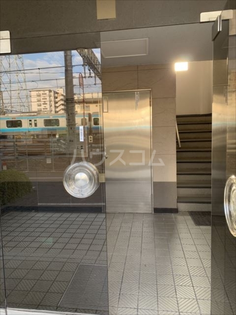 26/30 エントランス