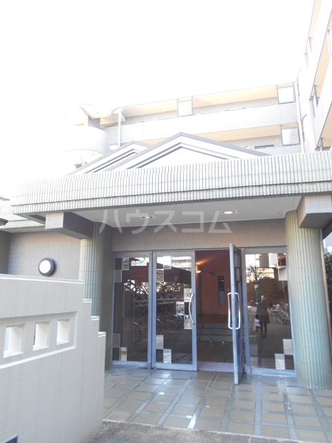 23/30 エントランス