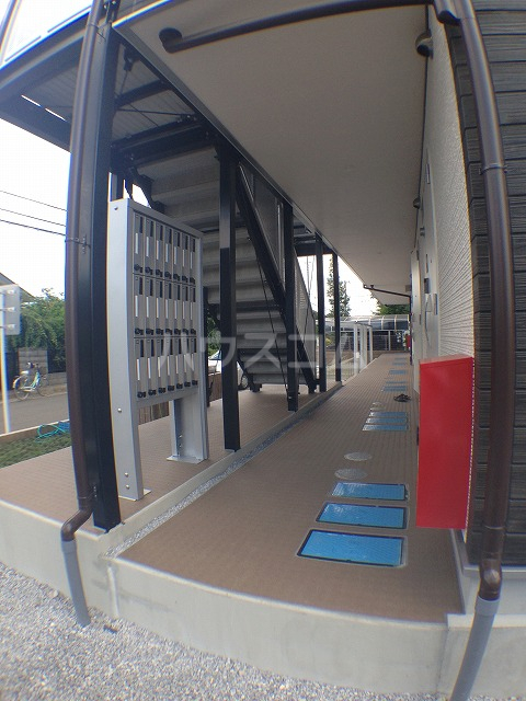 18/28 エントランス