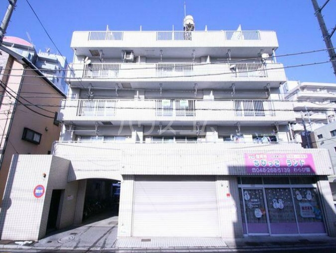 15/23 エントランス