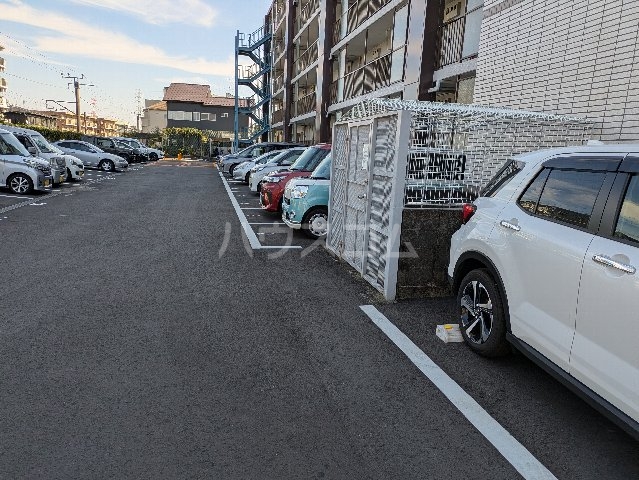 3/6 駐車場