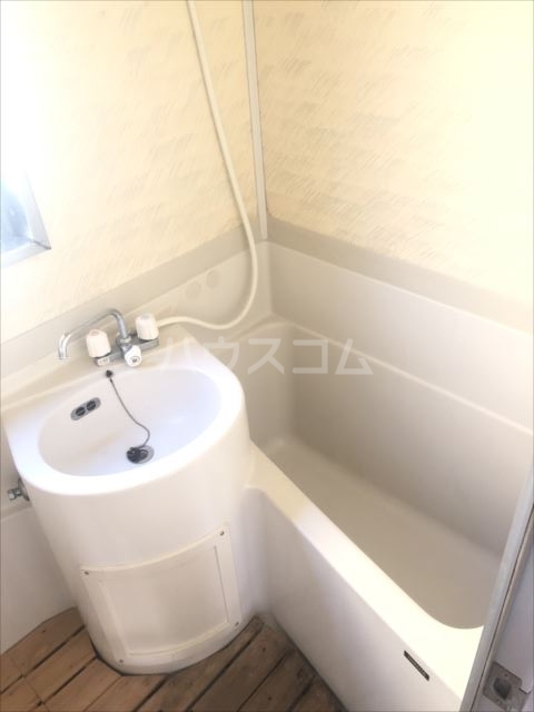 16/30 浴室