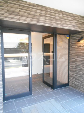 22/26 エントランス