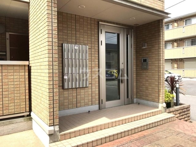 2/4 エントランス