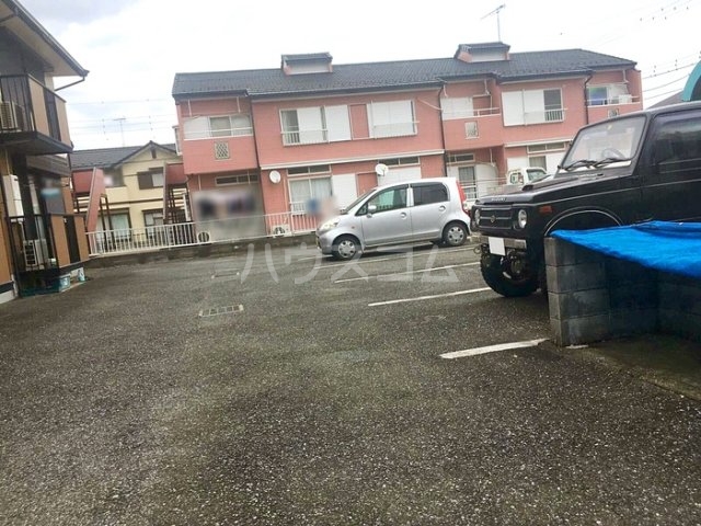 2/3 駐車場