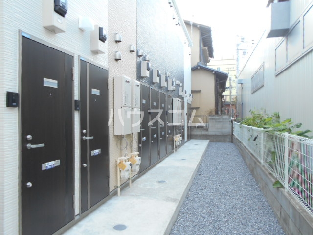 20/30 エントランス