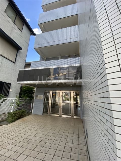 29/30 エントランス