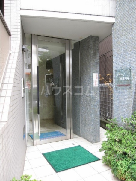 18/29 エントランス