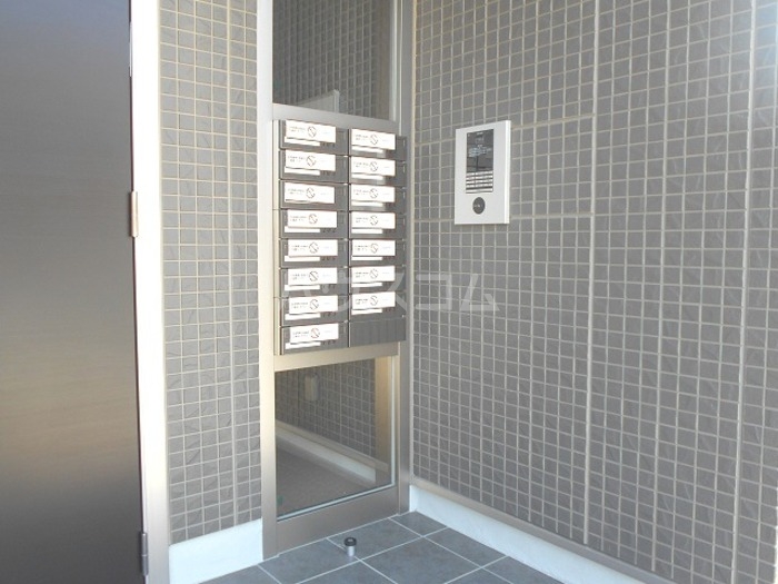 23/30 エントランス