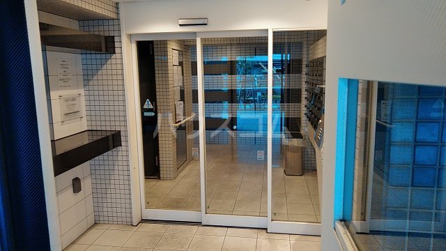 2/3 エントランス