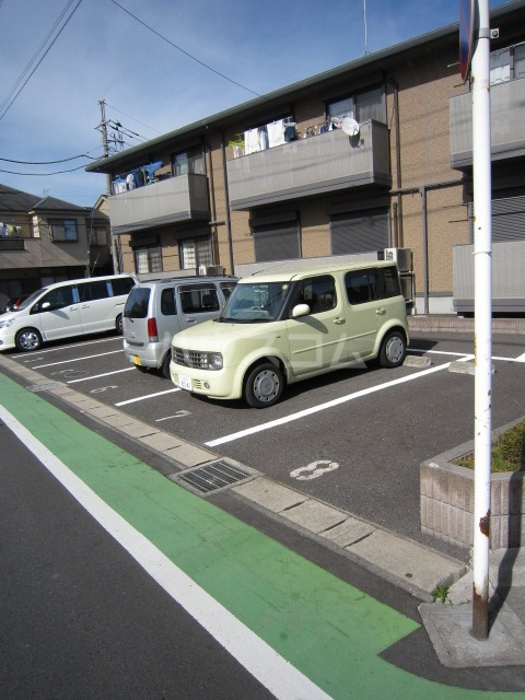 20/27 駐車場