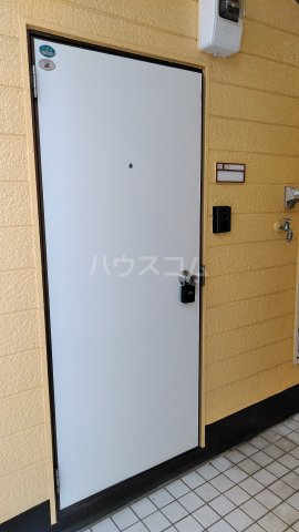 22/28 エントランス