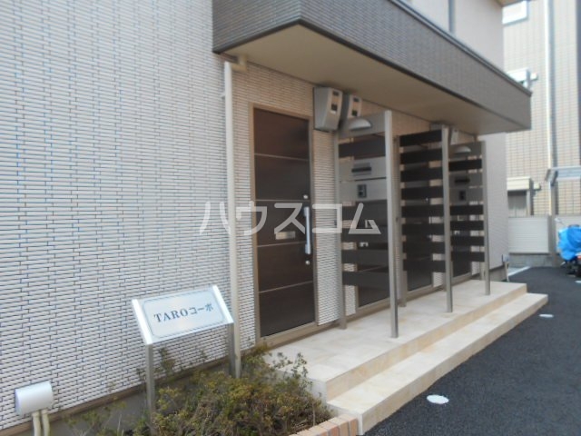 27/30 エントランス