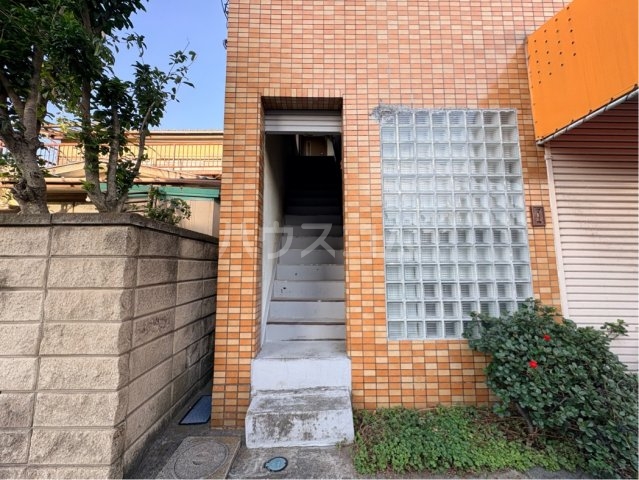 18/29 エントランス