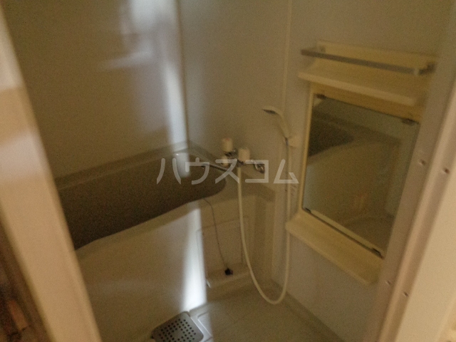 13/28 浴室