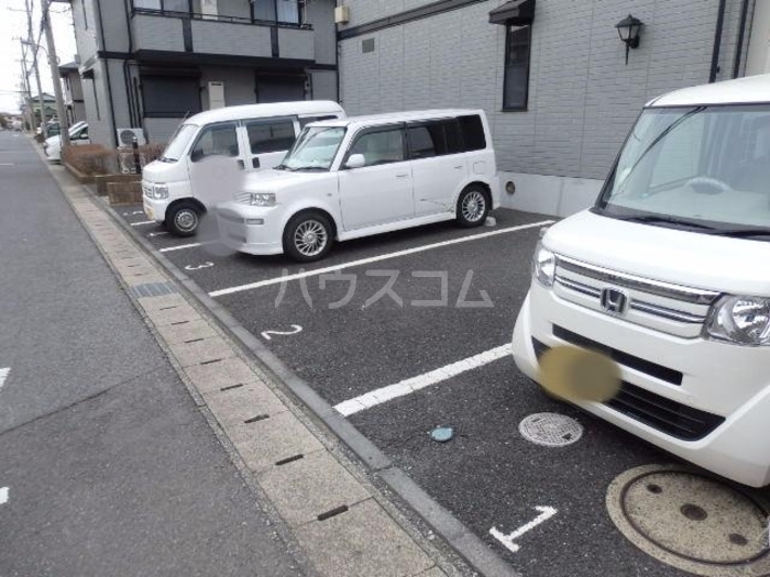 2/5 駐車場