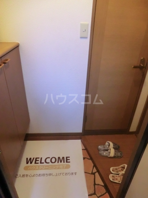 18/21 エントランス